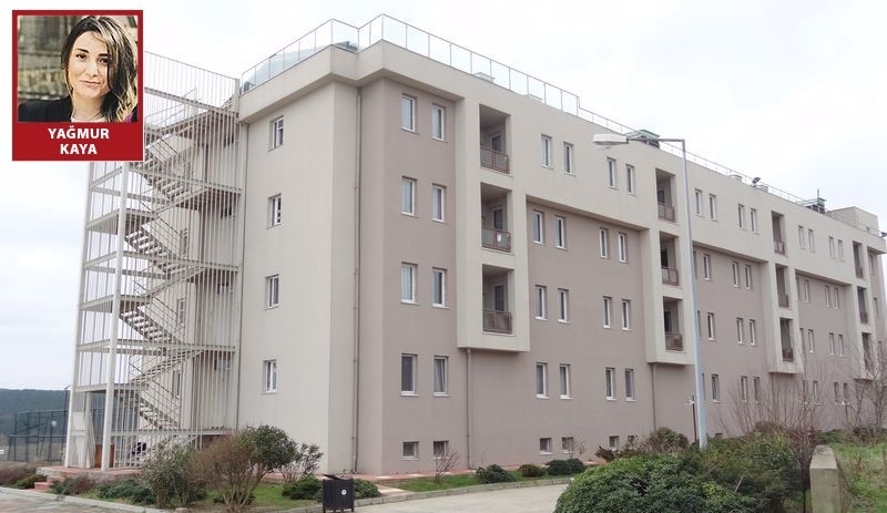 Yeni Boğaziçililer yurtsuz kaldı: Türkiye'nin en iyi okulunda yeterli yurt olmaması trajikomik