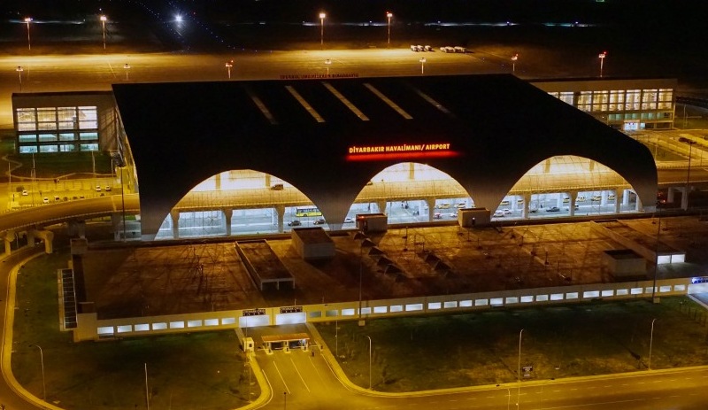 Diyarbakır Havalimanı ve 8'inci Ana Jet Üs Komutanlığı uçuşa kapatıldı