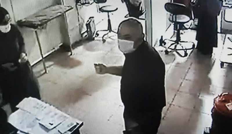 Karantinadan kaçıp göz doktoruna gitti Artı Gerçek