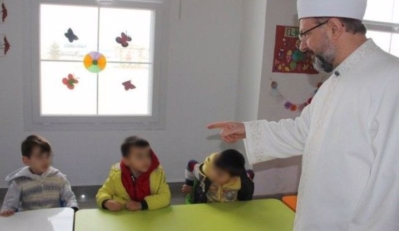 Diyanet okulöncesi eğitimin peşini bırakmıyor: Kuran kursları için milyonlarca liralık kitap bastırdı