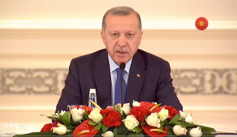 Koronavirüs: 7 gün sonra ilk kez ortaya çıkan Erdoğan ekonomiye işaret etti