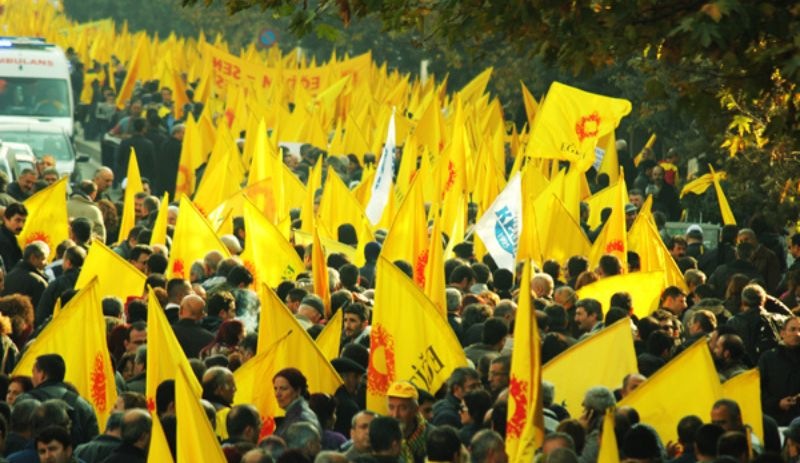 Eğitimciler hakları için 48 kentte sokağa çıkıyor