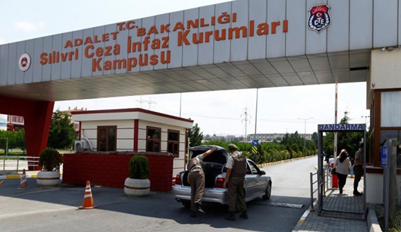 Covid-19 belirtisi olan tutuklulara test yapılmıyor