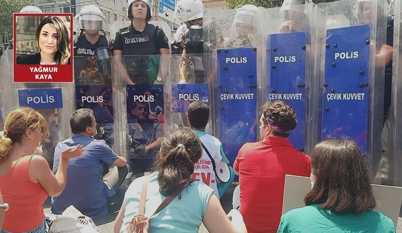 'Bakan istifa' sloganıyla yürüyen sağlık emekçilerine biber gazlı müdahale: Bizi de mi öldüreceksiniz?