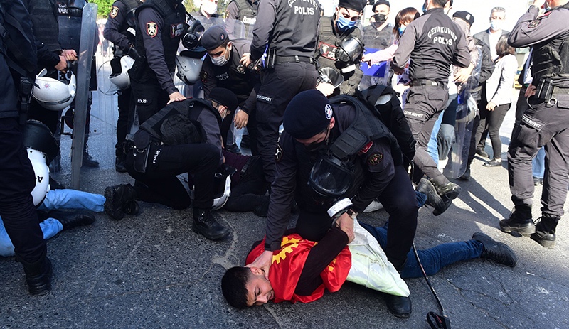 1 Mayıs: Taksim'e çıkmak isteyenlere gözaltı